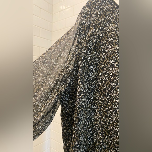 Black flower ruffle dress with long sleeves. - Picture 2 of 7